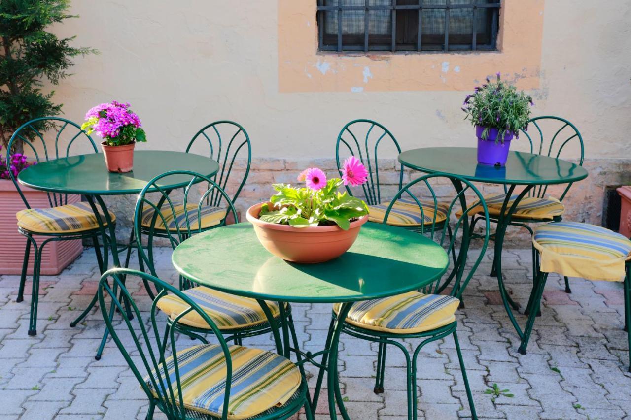 Hotel Arcobaleno Сиена Экстерьер фото
