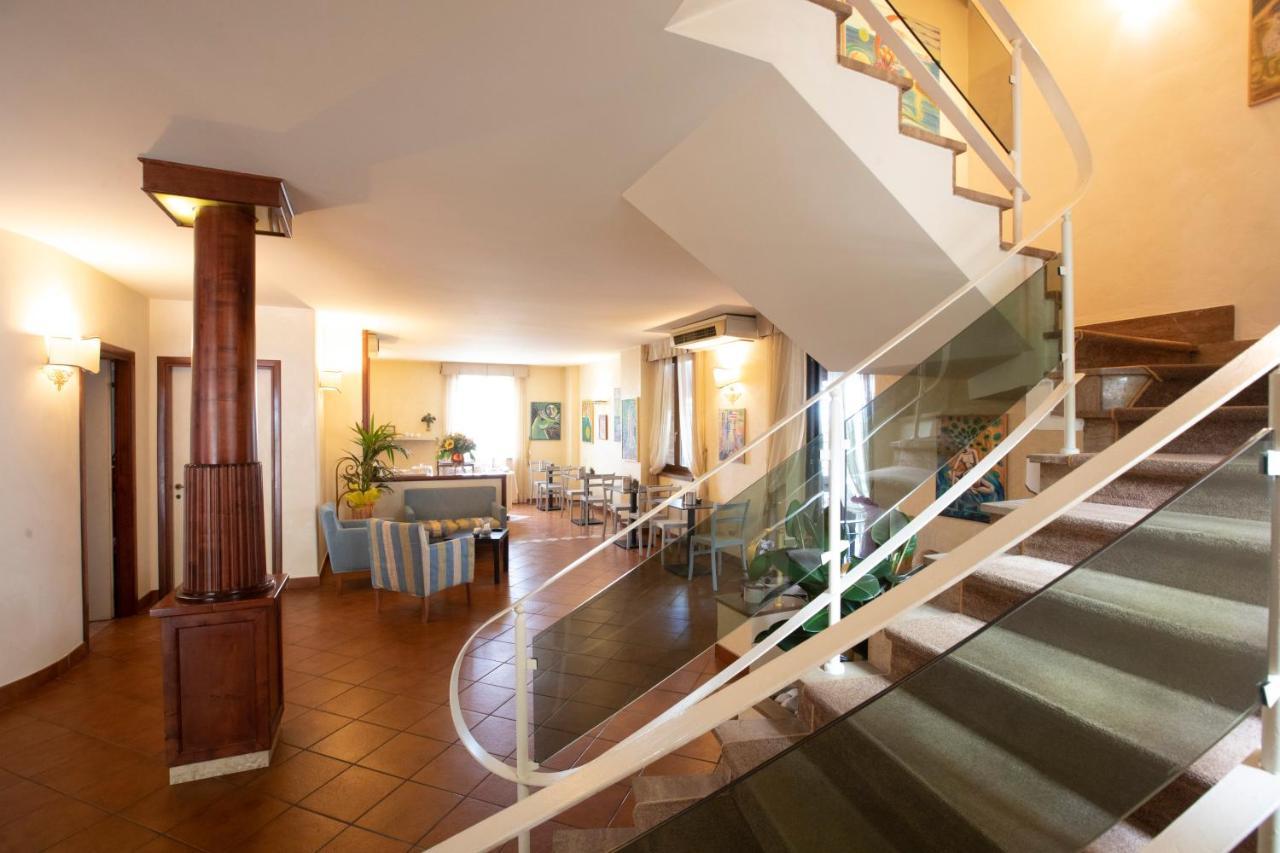 Hotel Arcobaleno Сиена Экстерьер фото