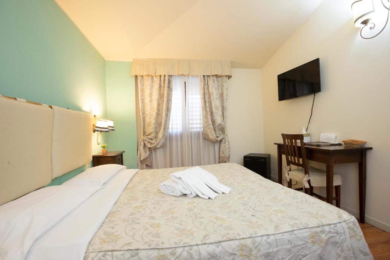 Hotel Arcobaleno Сиена Экстерьер фото